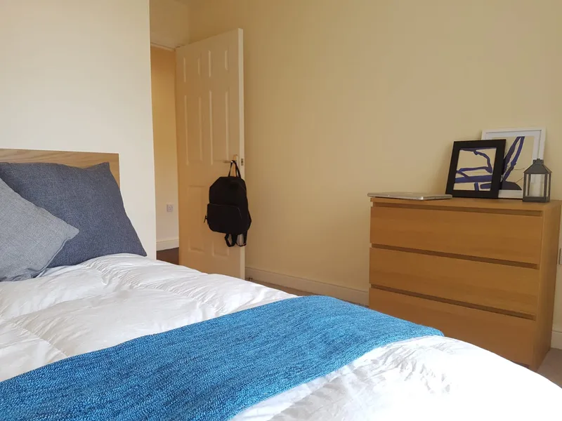 Tanners Court // Modern 2 Bed Flat // Aug 2026 - Image 3